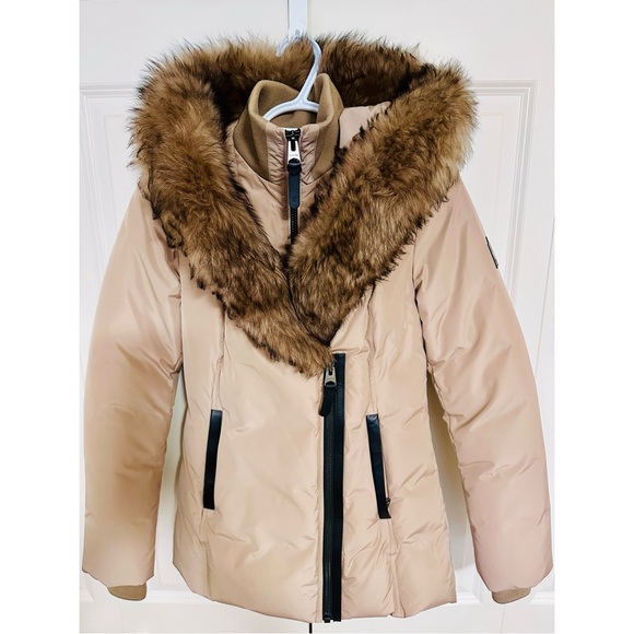 ADALI down coat with natural fur Signature Mackage Collar - Picture 1 of 4